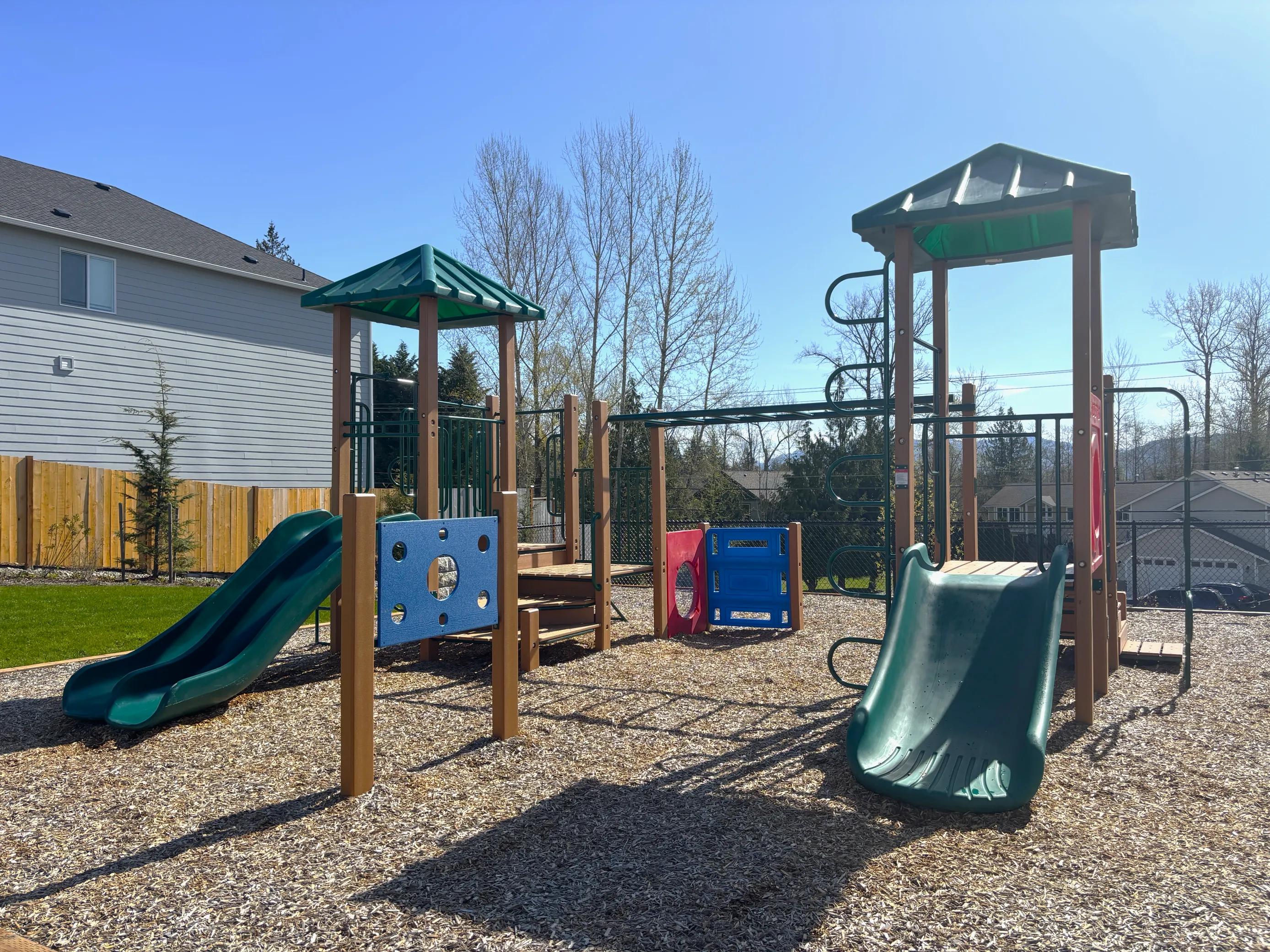 playground amenity (Playground in 121 West)
