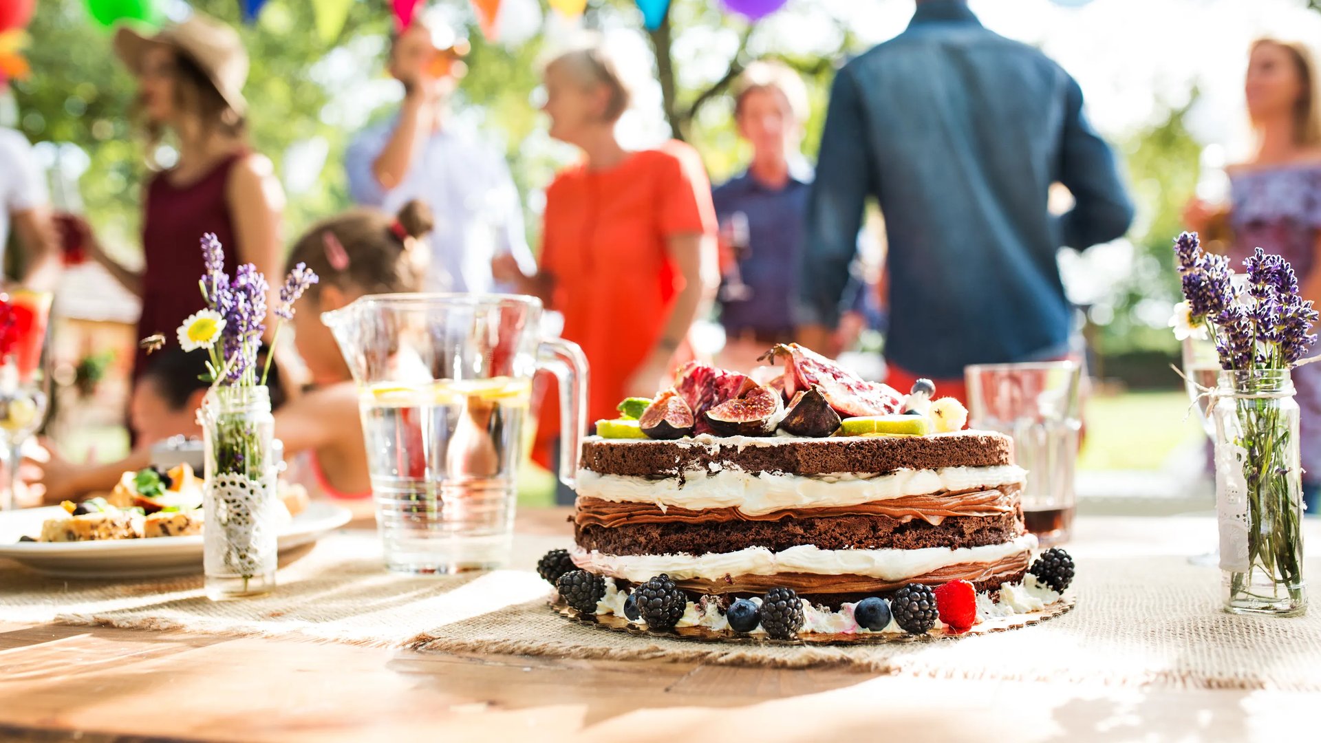 Picnic table with cake (Picnic Area in Songhill)